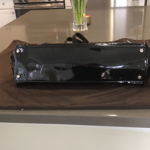 Kate Spade black patent leather handbag. - Picture 4 of 14